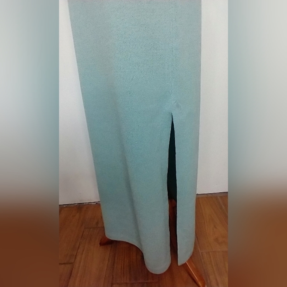 ST. JOHN EVENING MAXI KNIT SKIRT - Picture 2 of 6
